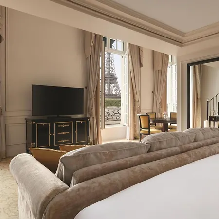 Shangri-La Paris-2